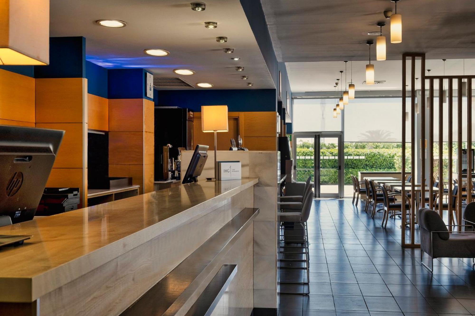 Holiday Inn Express Málaga Airport, an IHG Hotel Esterno foto