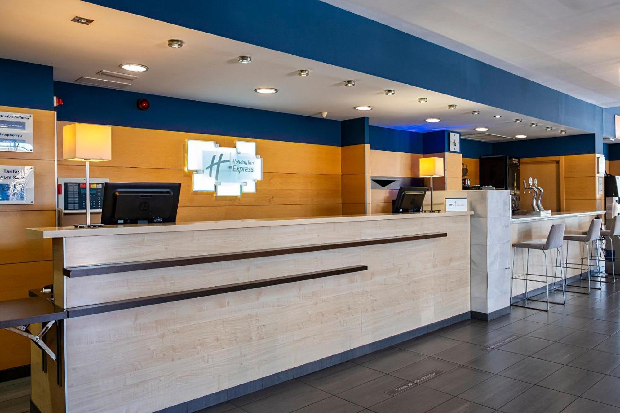 Holiday Inn Express Málaga Airport, an IHG Hotel Esterno foto
