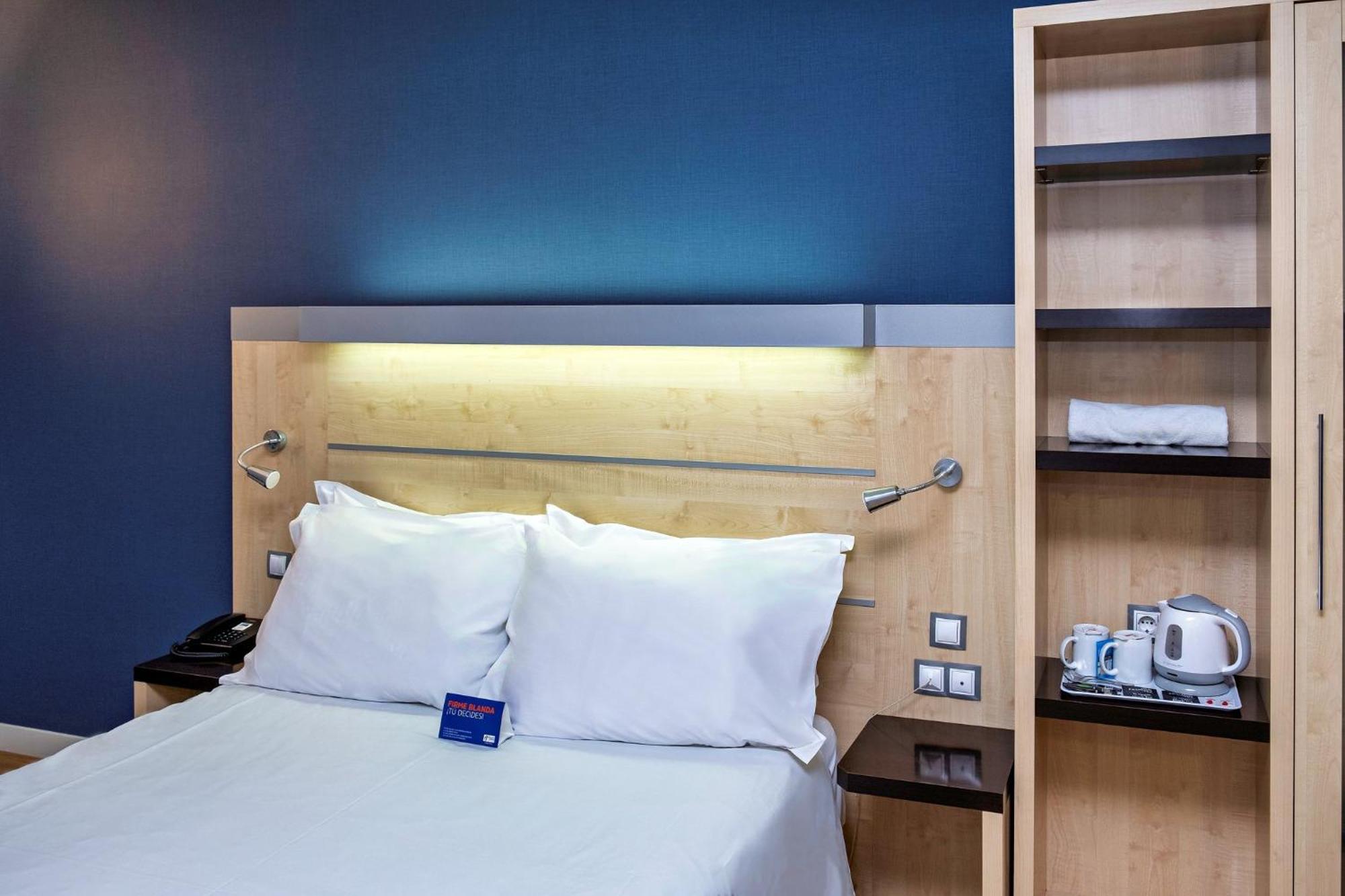 Holiday Inn Express Málaga Airport, an IHG Hotel Esterno foto