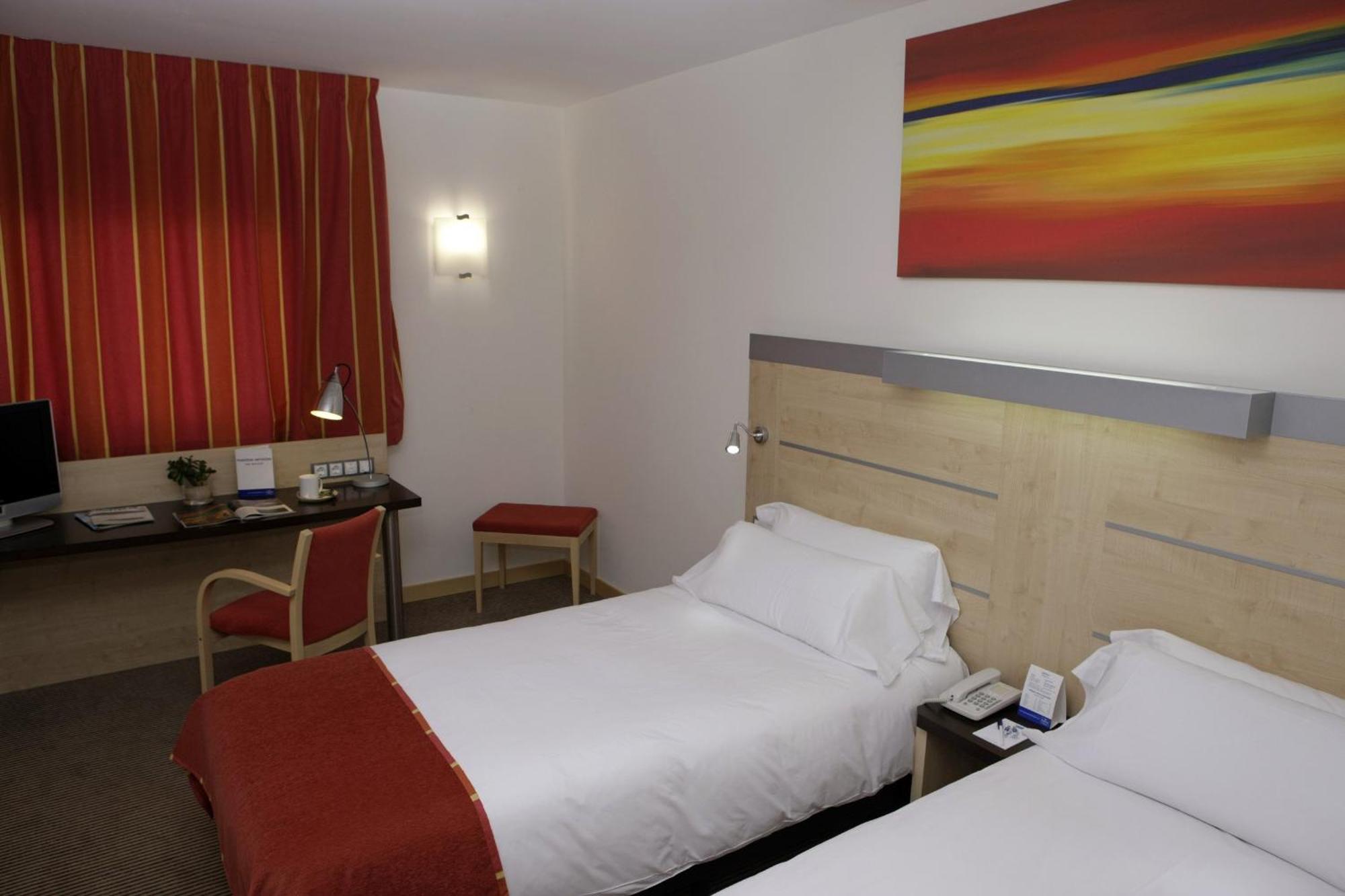 Holiday Inn Express Málaga Airport, an IHG Hotel Esterno foto