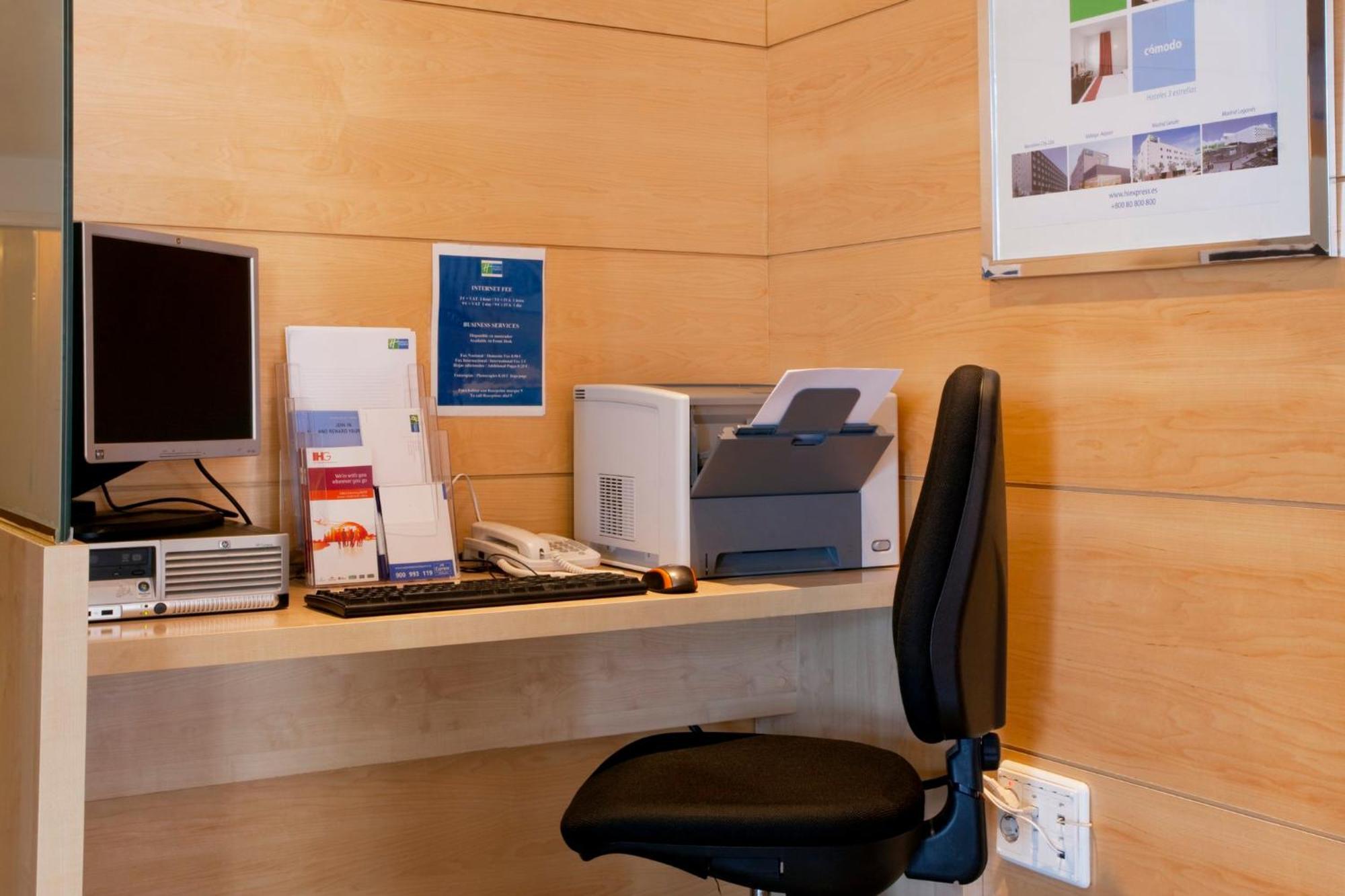 Holiday Inn Express Málaga Airport, an IHG Hotel Esterno foto