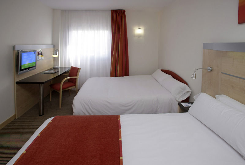 Holiday Inn Express Málaga Airport, an IHG Hotel Esterno foto