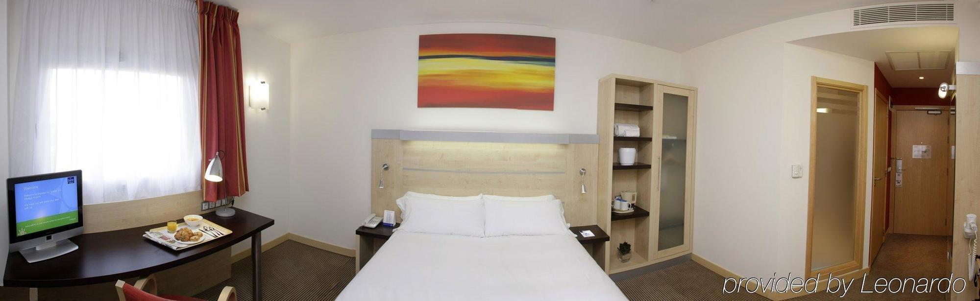 Holiday Inn Express Málaga Airport, an IHG Hotel Camera foto