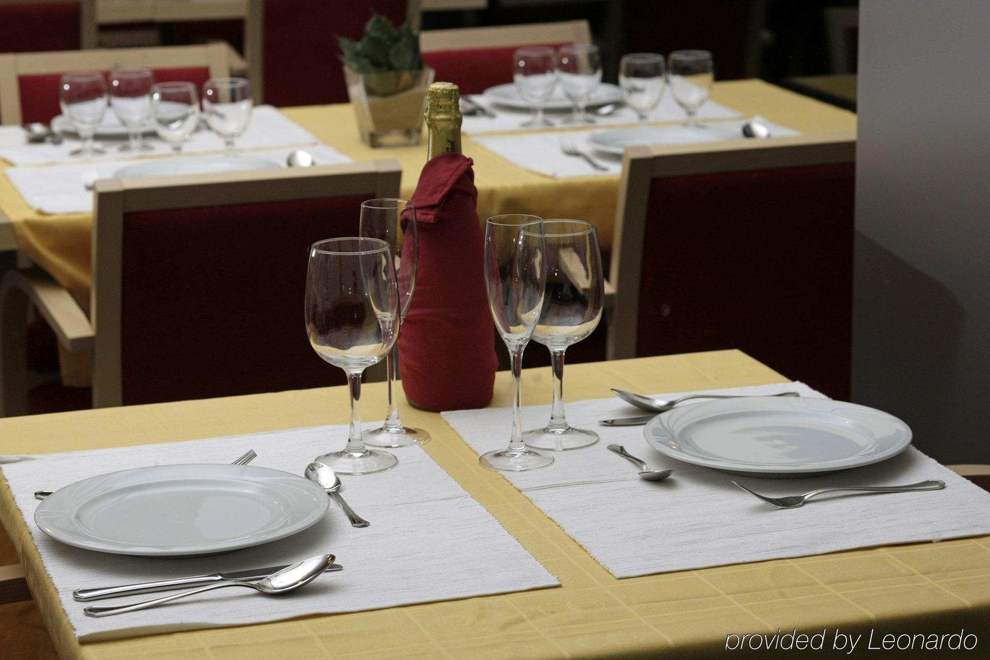 Holiday Inn Express Málaga Airport, an IHG Hotel Ristorante foto