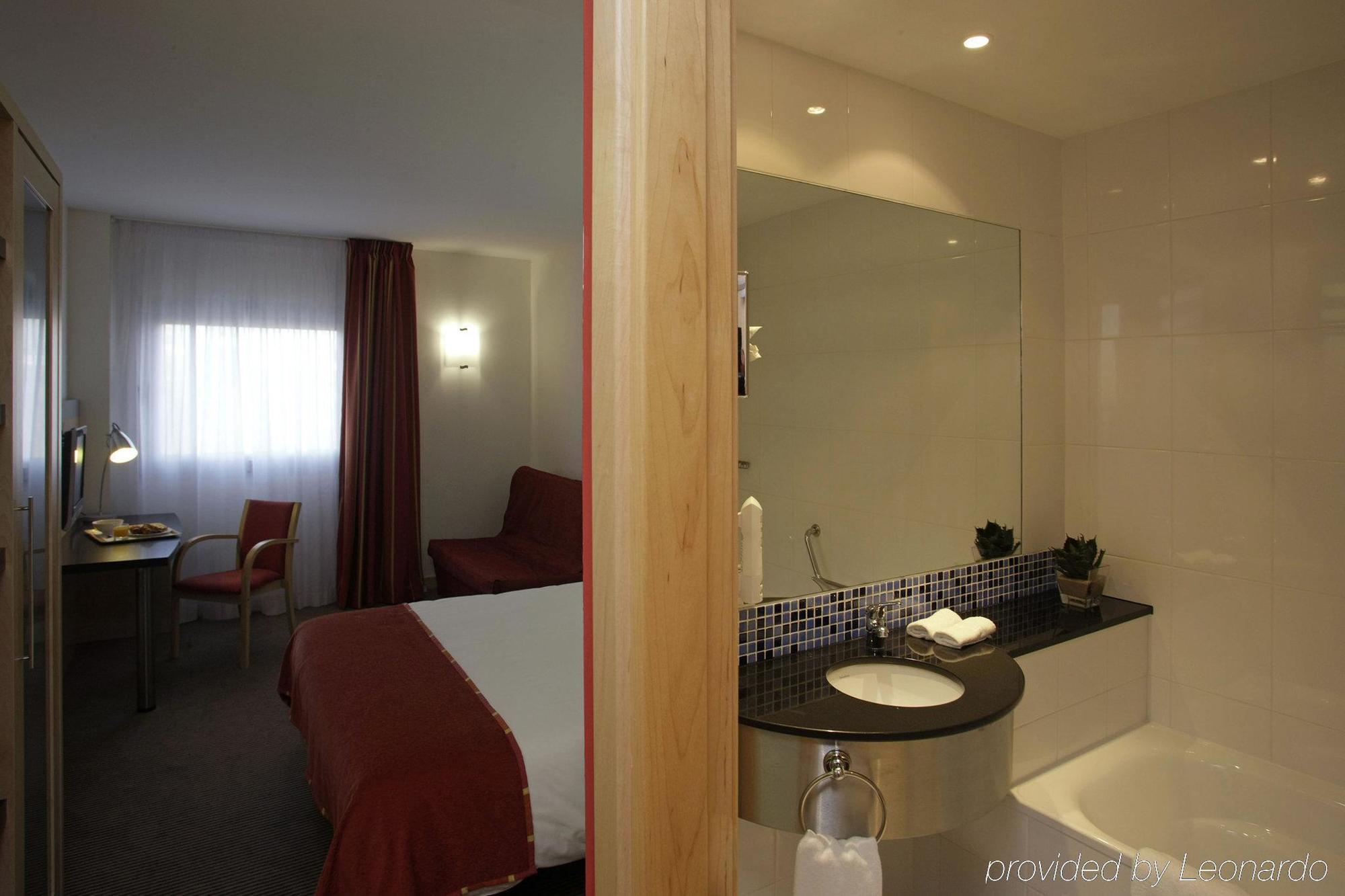 Holiday Inn Express Málaga Airport, an IHG Hotel Esterno foto