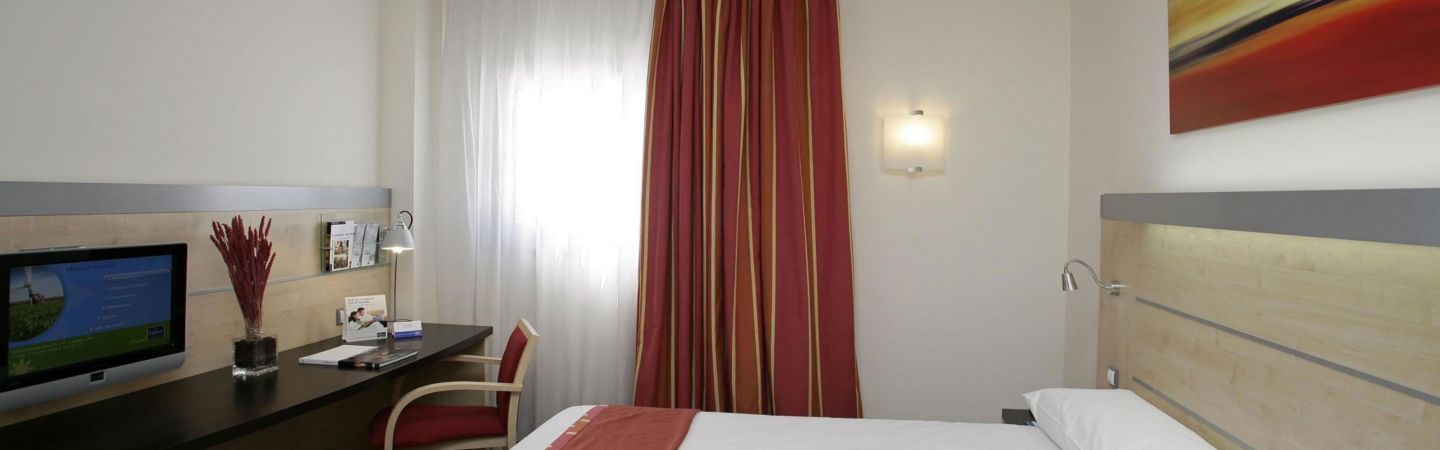 Holiday Inn Express Málaga Airport, an IHG Hotel Esterno foto
